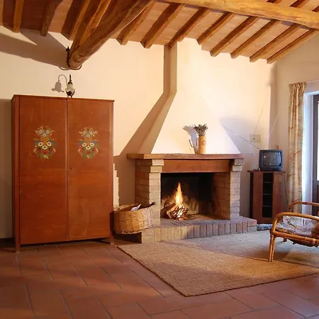 Vakantiehuis Cozy Cottage In Amelia With Pool Amelia