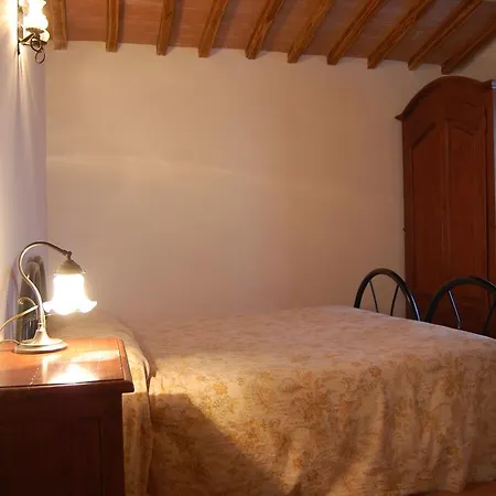 Vakantiehuis Cozy Cottage In Amelia With Pool *