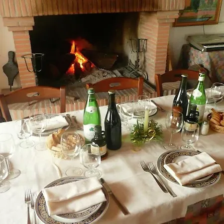 Cozy Cottage In Amelia With Pool Vakantiehuis